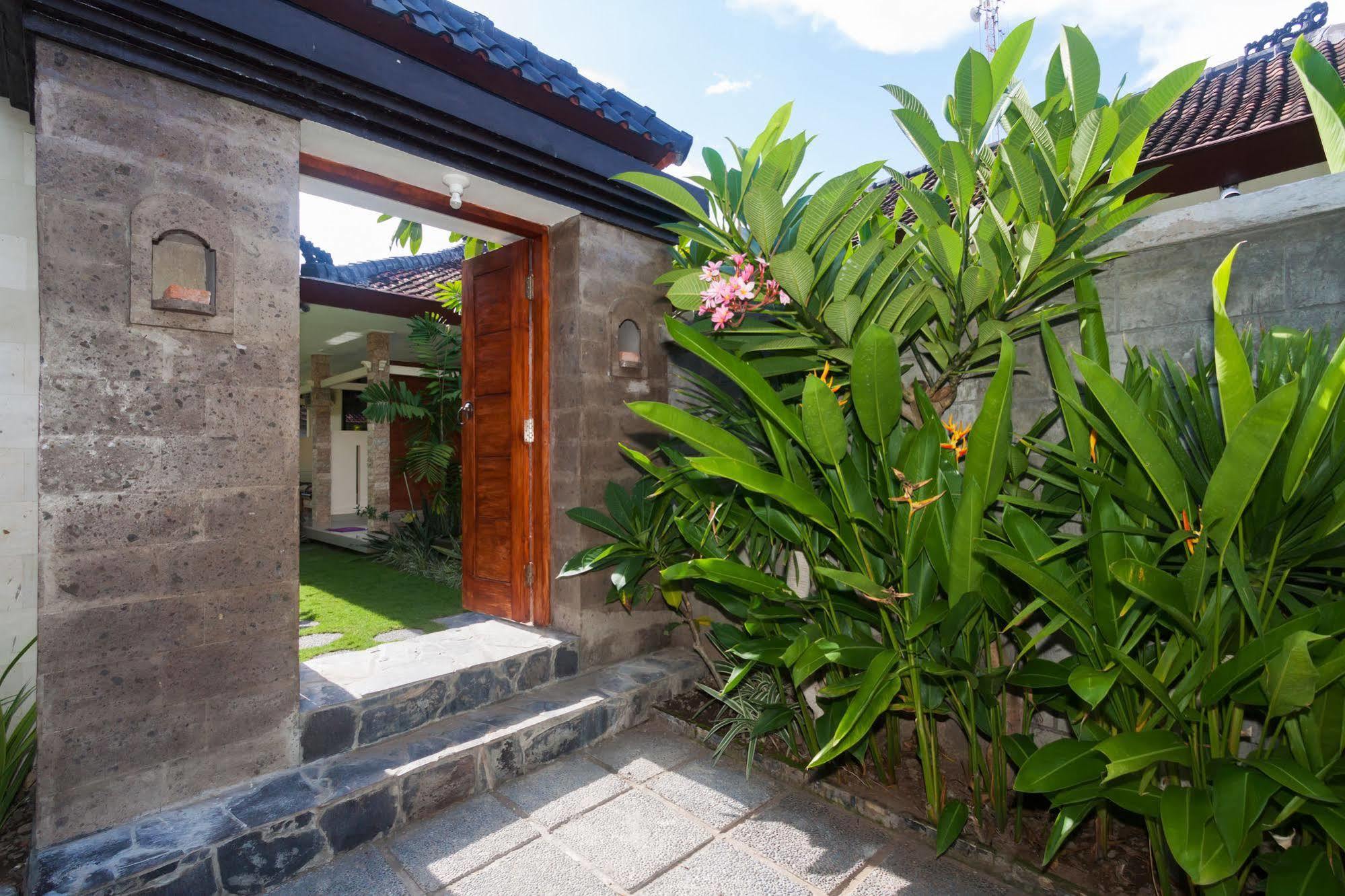 Zen Rooms Sanur Blanjong Sekawaru Luaran gambar